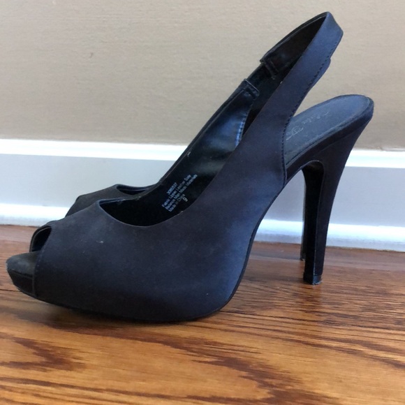 Black peep toe heels - Picture 2 of 5